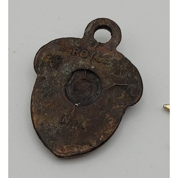 Vintage Sears Lot of 3 Advertisement Lapel Hat Pins Pin Backs Charm Oakbrook - Picture 8 of 12